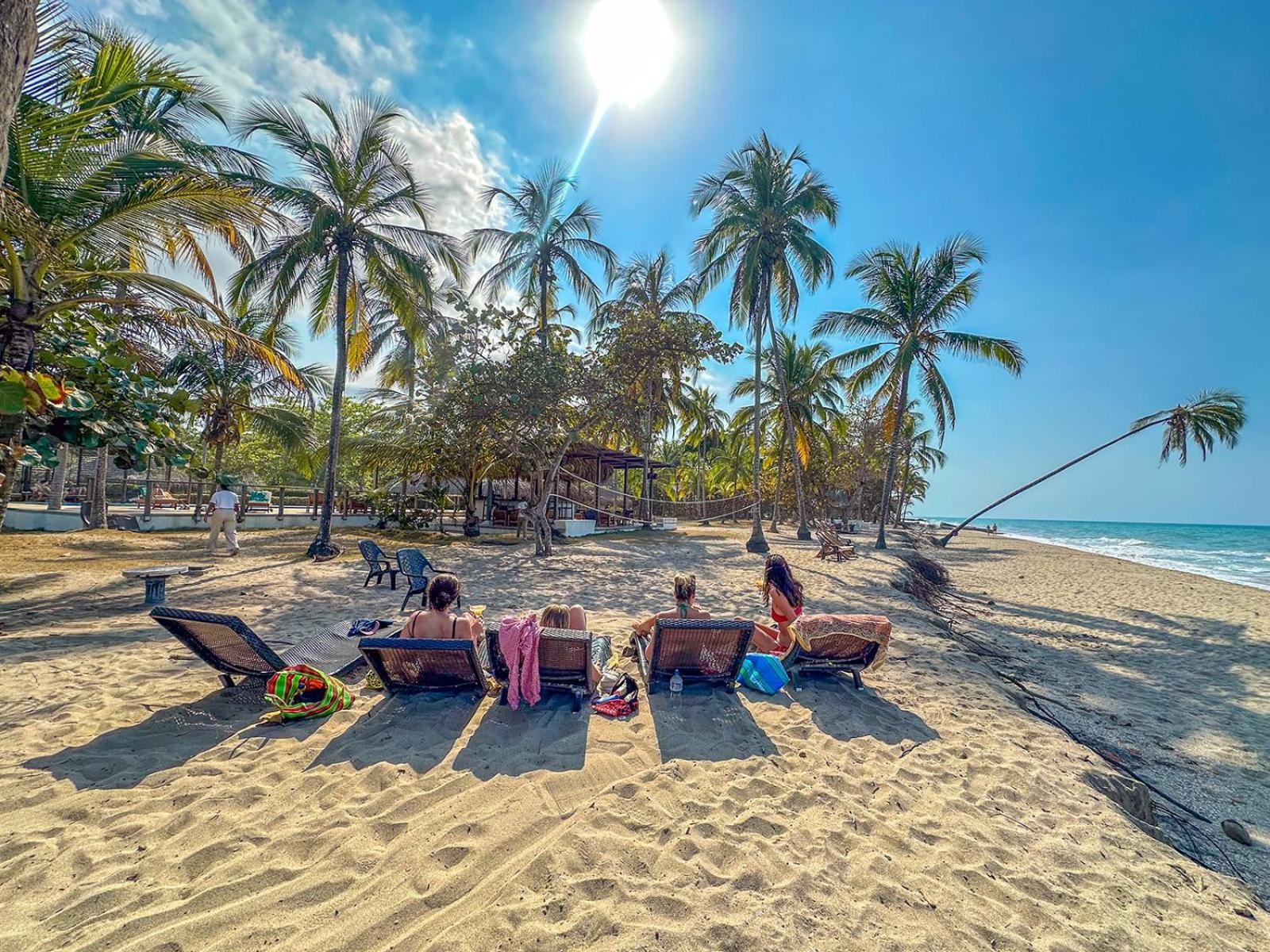 Huku Beach Hostel Palomino Exterior photo