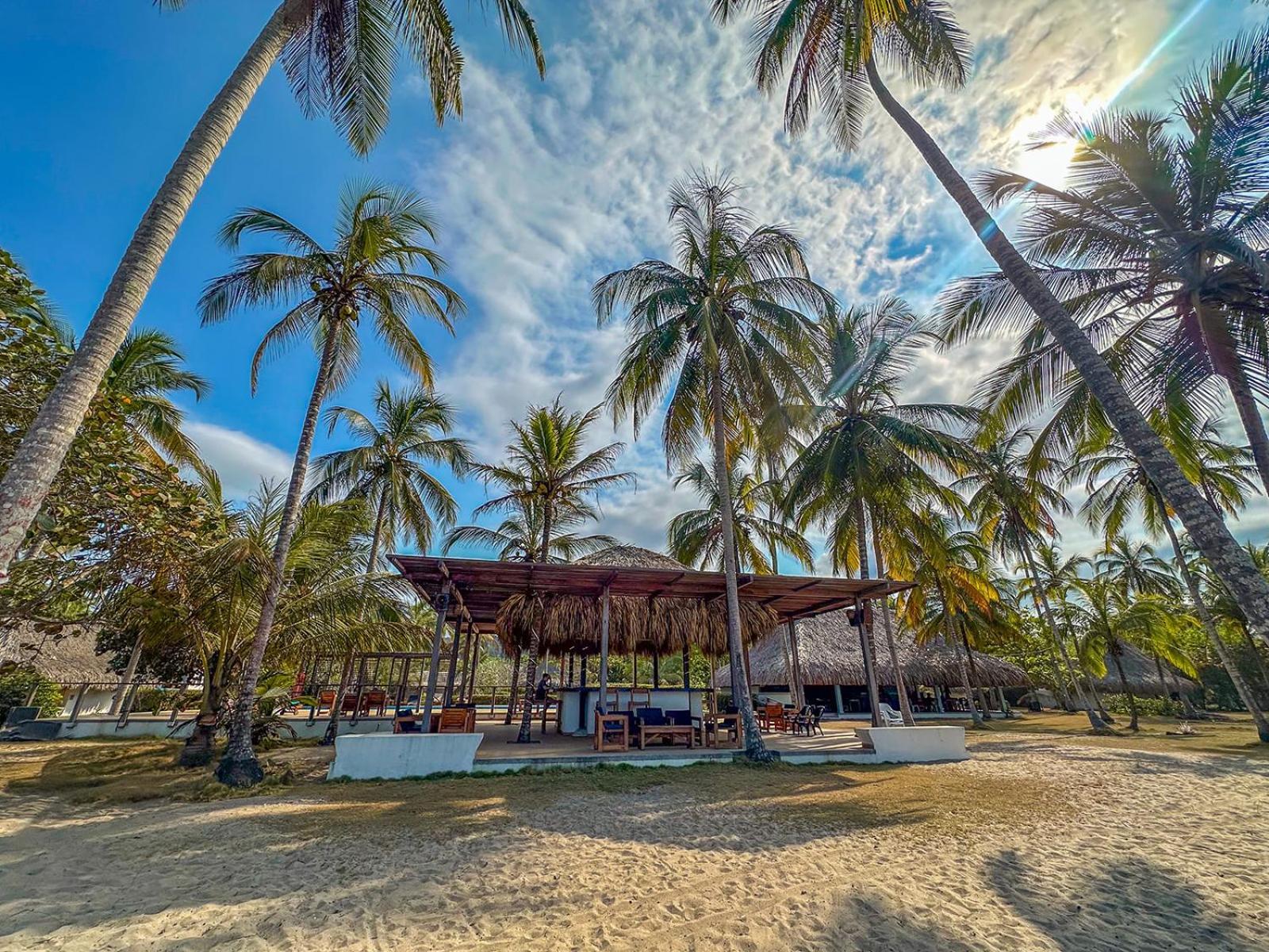 Huku Beach Hostel Palomino Exterior photo