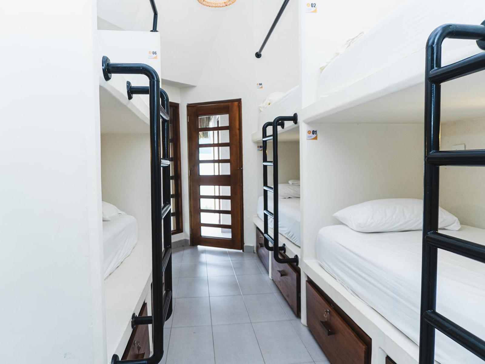 Huku Beach Hostel Palomino Exterior photo