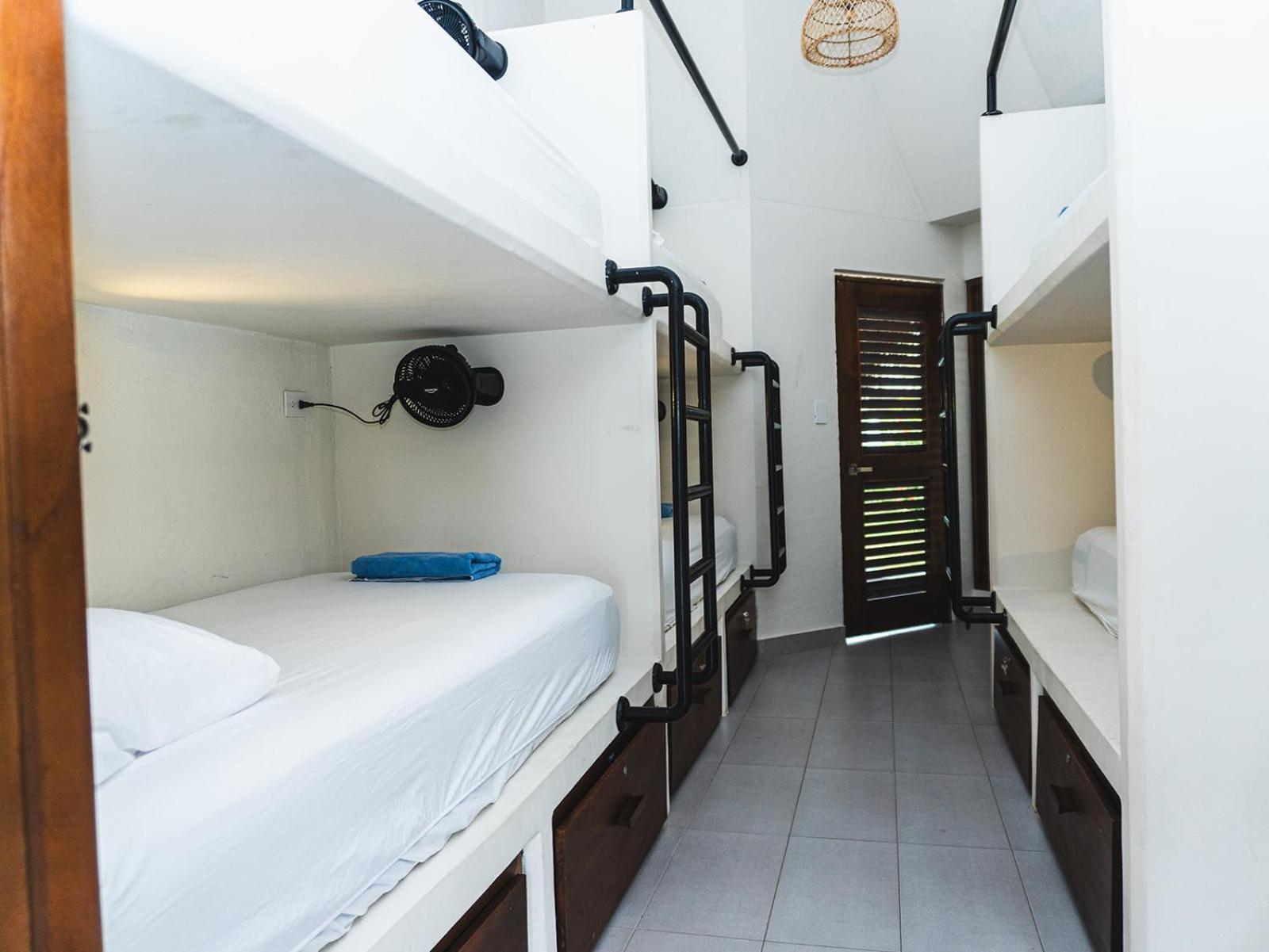 Huku Beach Hostel Palomino Exterior photo