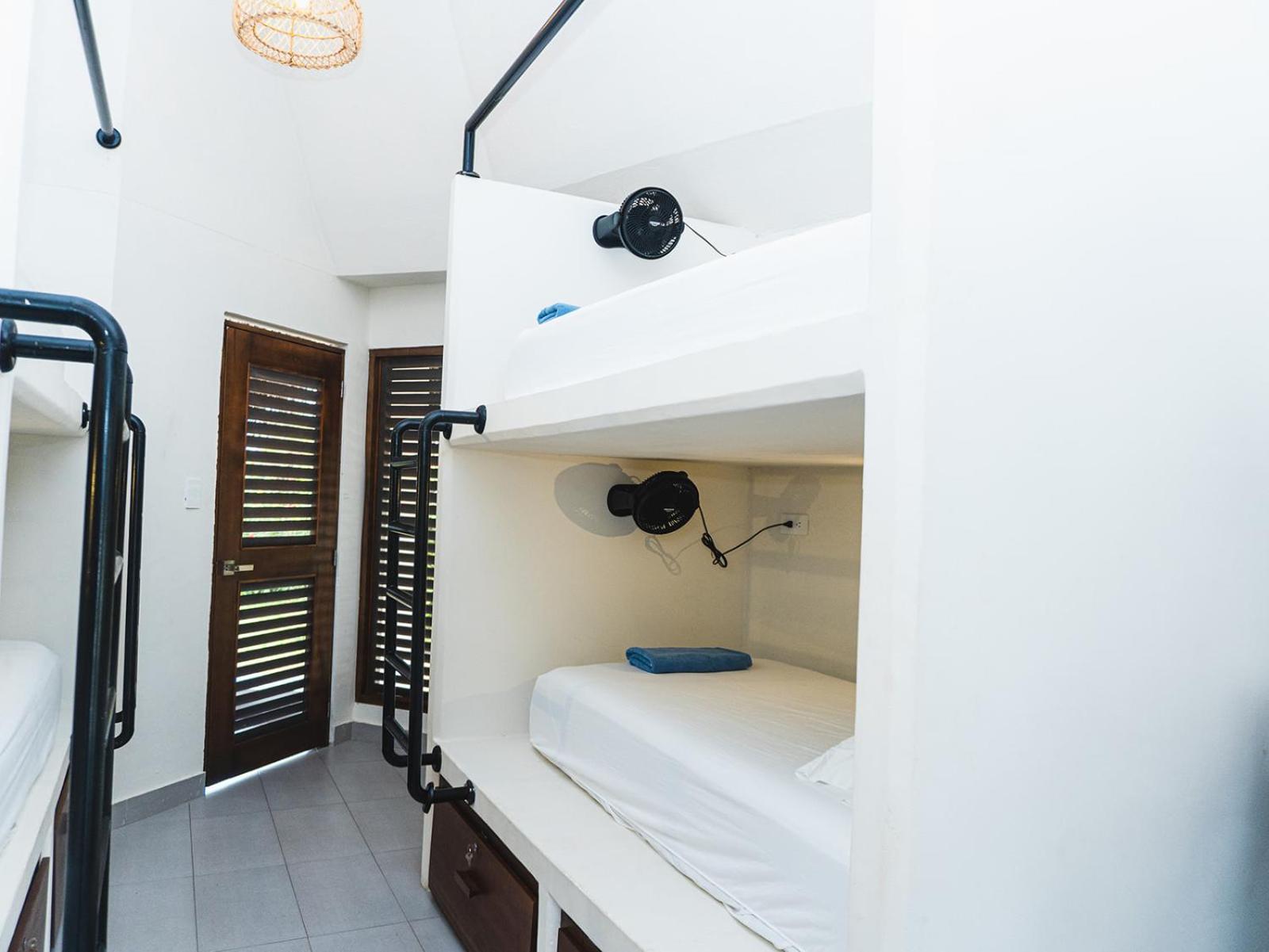 Huku Beach Hostel Palomino Exterior photo