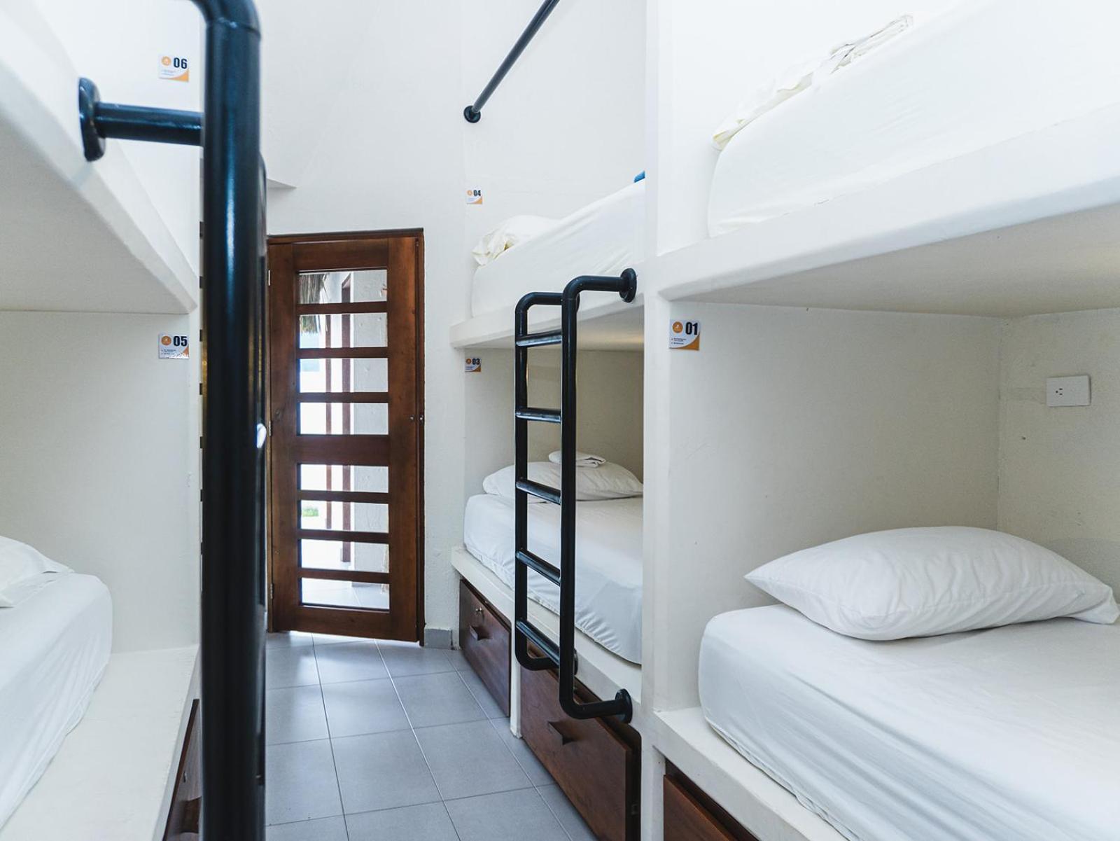 Huku Beach Hostel Palomino Exterior photo